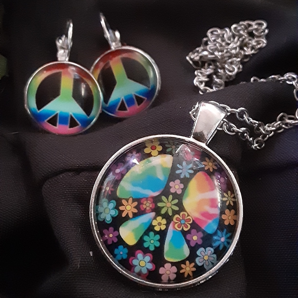 Groovy Baby! Cabachon Glass Earrings & Necklace 🌈